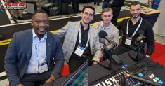 Photo prise à Expocam avec Nelson Blanc, Aaron Toledano, Faouzi Mokrane et Quentin Quatrevaux de la Caisse Desjardins des Transports, dans ce podcast avec Bernières, M2 Assurance, Globocam et Location Canvec.