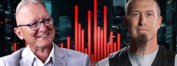 Pierre-Hugues Boisvenu en studio suivi de Sébastien Beausoleil et Christian de Cœur de Trucker, lors de l’enregistrement du podcast.