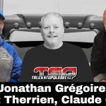 Photo regroupant Jonathan Grégoire de Transport Grayson, Benoit Therrien de Truck Stop Québec et Claude Quirion, posant devant un camion, en lien avec l’épisode du podcast consacré à la sécurité routière, au stratagème Chauffeur Inc., aux relations et extrait de Radio X.