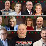 Xavier Barsalou-Duval, Monsef Derraji, Alex Boissonneault, Marc Cadieux, Réal Gagnon, Patrick Gagnon, Pierre-Hugues Boisvenu, Catherine Morneau, Éric Gignac, Jean-Claude Daignault, Marcus Deschênes, Pierre Labrie, Steve Bouchard, Réjean Breton, Luc Berthold, Gaétan Légaré, André Tardif et Johanne Couture, qui figurent sur cette image, participent tous au podcast spécial des fêtes avec Benoit Therrien à l'animation et Sophie Jacob à la co-animation.